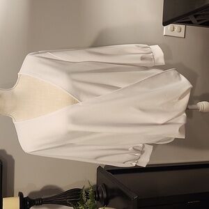Banana Republic v-neck white blouse size large pit to pit 24 in. Length 29 in